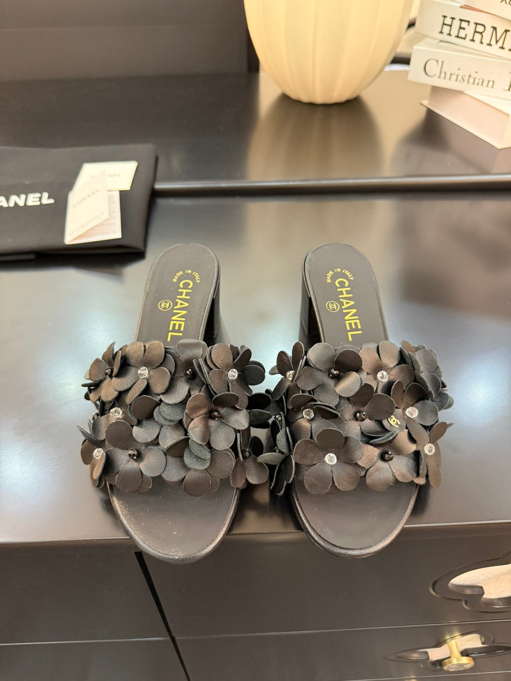 CHANEL MID HEEL 45 MM MULE IN BLACK CALFSKIN